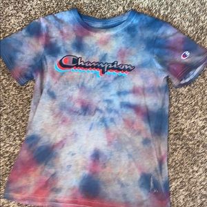 Champion tie dye shirt😻